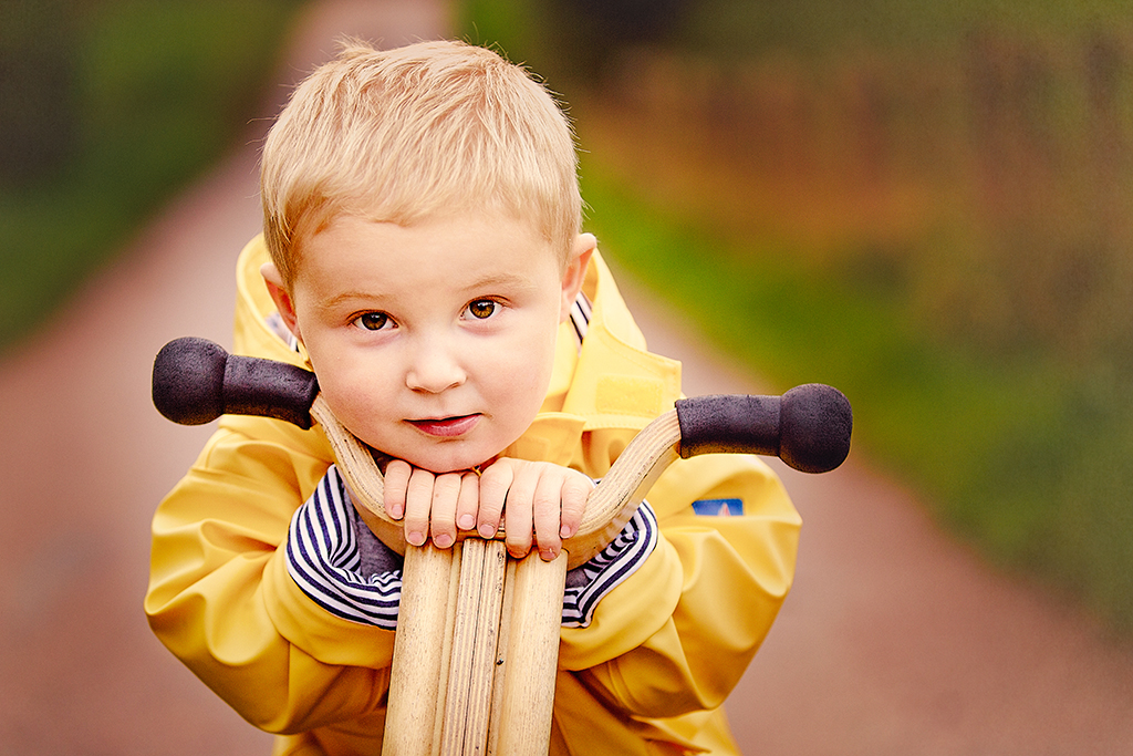 Lifestyle photography on a wet dull day