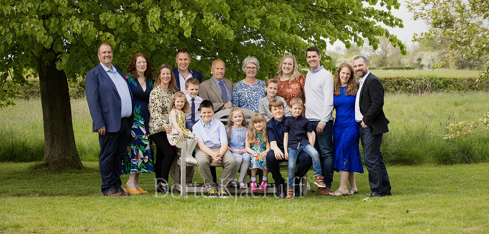 Extended family photographer Leicestershire